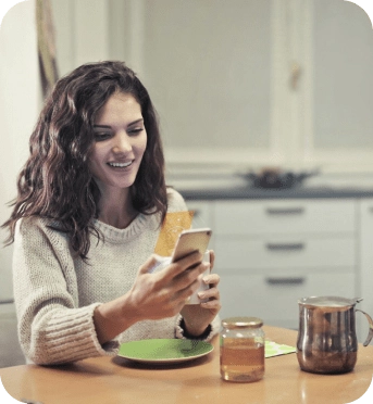 A girl using cielo home app